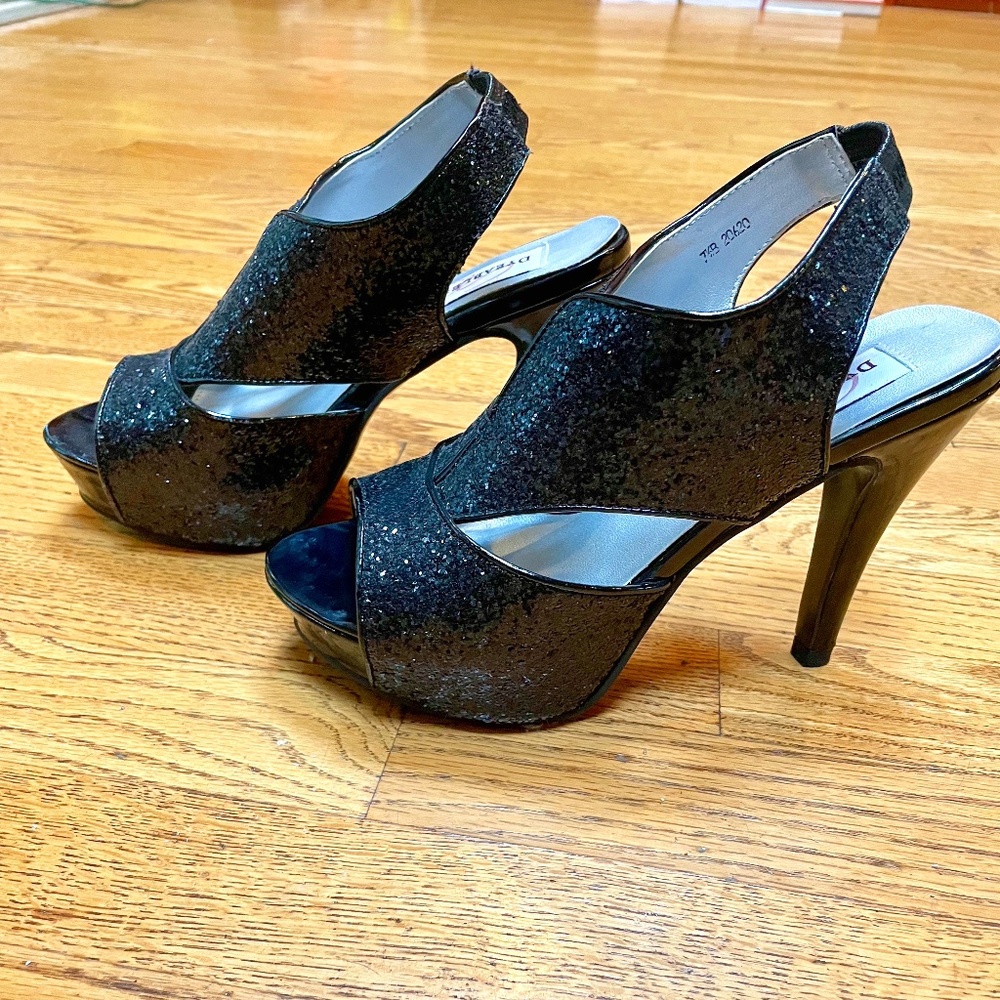 Dyables Black Sequin Platform Heels